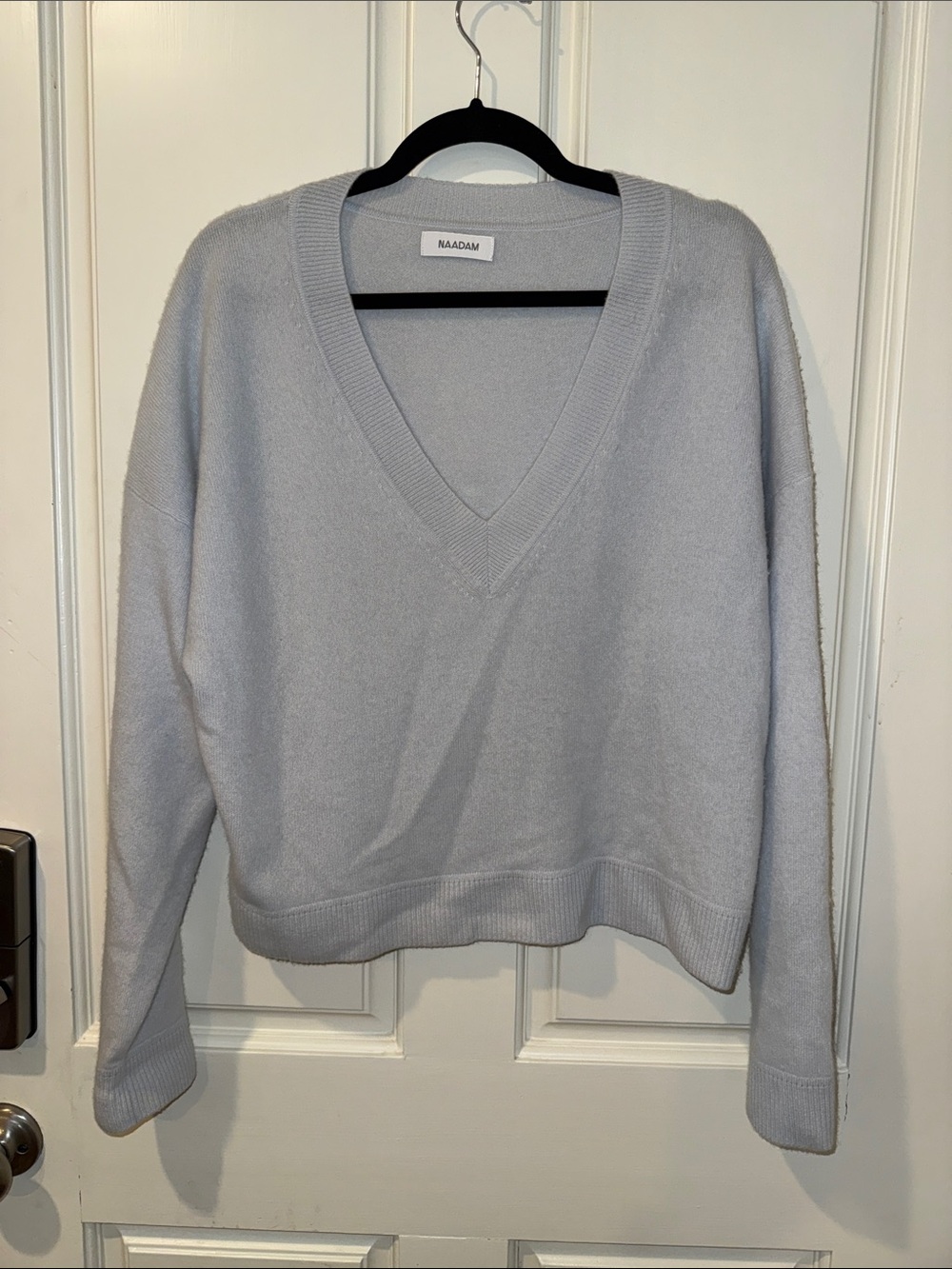 NAADAM Pale Gray V-Neck Cashmere Sweater